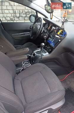Микровэн Peugeot 5008 2010 в 