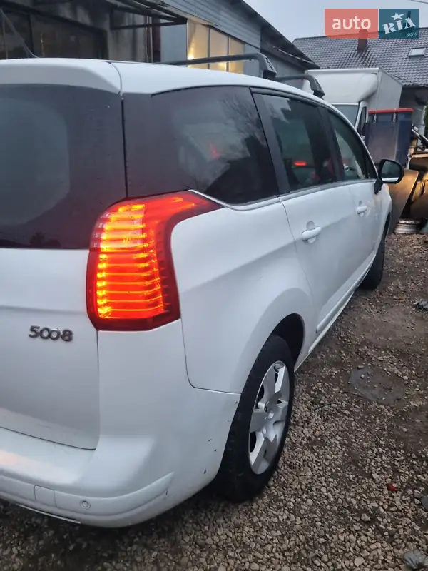 Peugeot 5008 2014