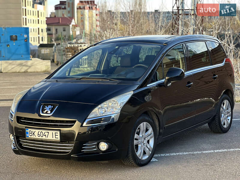 Peugeot 5008 2011