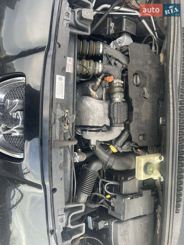 Микровэн Peugeot 5008 2012 в Львове