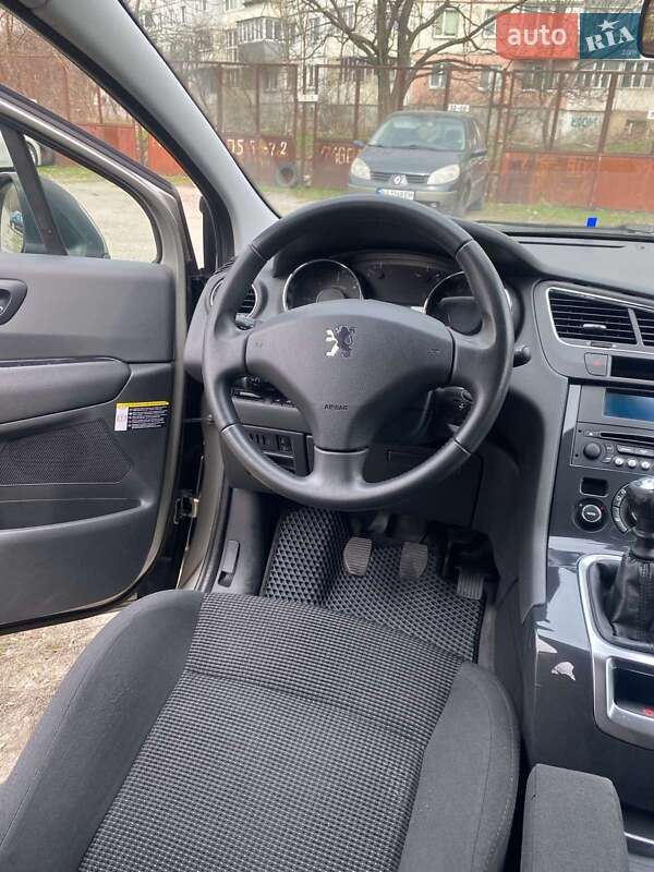 Мікровен Peugeot 5008 2011 в Кропивницькому