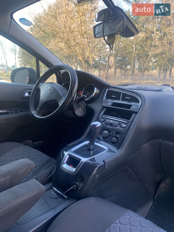 Микровэн Peugeot 5008 2012 в Тернополе