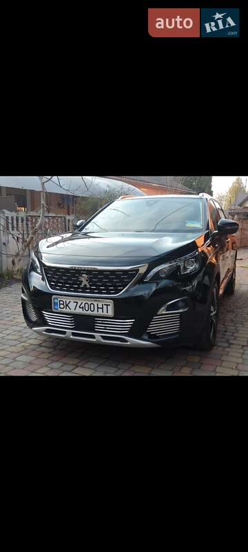 Внедорожник / Кроссовер Peugeot 5008 2017 в Ровно