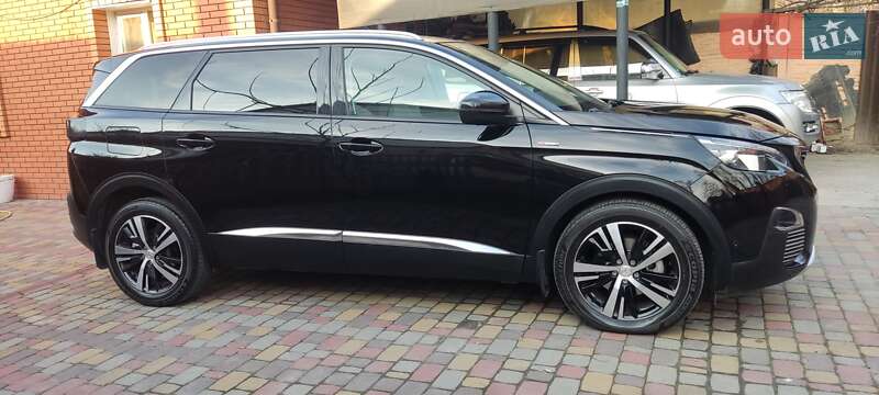 Внедорожник / Кроссовер Peugeot 5008 2017 в Ровно