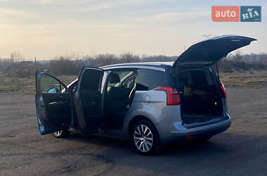 Микровэн Peugeot 5008 2015 в 
