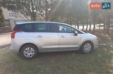 Микровэн Peugeot 5008 2010 в 