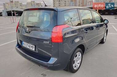Микровэн Peugeot 5008 2012 в 