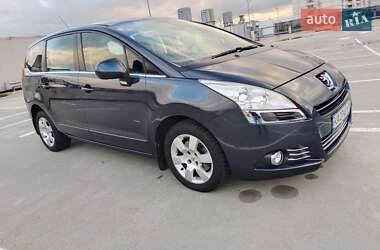 Микровэн Peugeot 5008 2012 в 