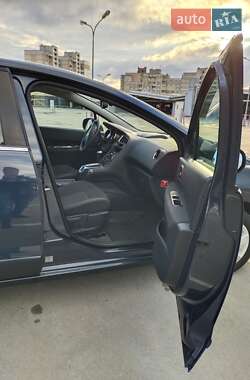 Микровэн Peugeot 5008 2012 в 