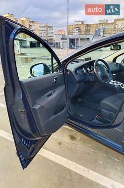 Микровэн Peugeot 5008 2012 в 