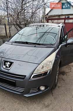 Микровэн Peugeot 5008 2011 в 