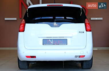 Микровэн Peugeot 5008 2015 в 