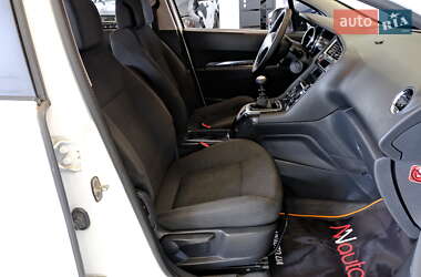Микровэн Peugeot 5008 2015 в 