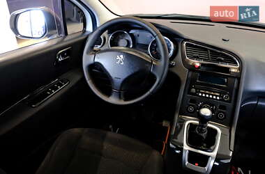 Микровэн Peugeot 5008 2015 в 