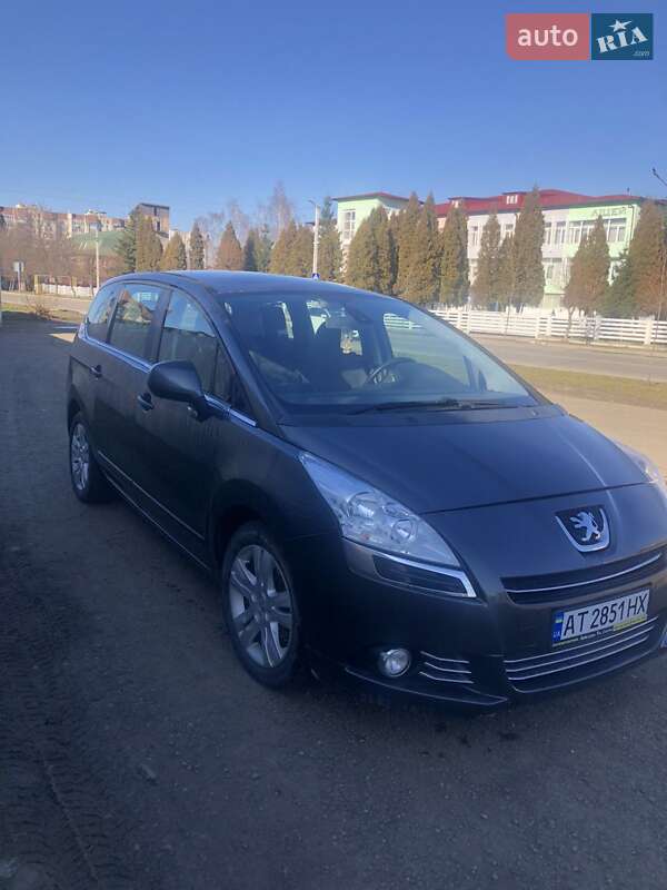 Микровэн Peugeot 5008 2012 в 