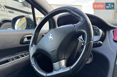 Микровэн Peugeot 5008 2010 в 