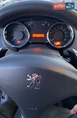 Микровэн Peugeot 5008 2013 в 