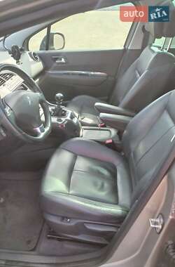 Микровэн Peugeot 5008 2010 в 