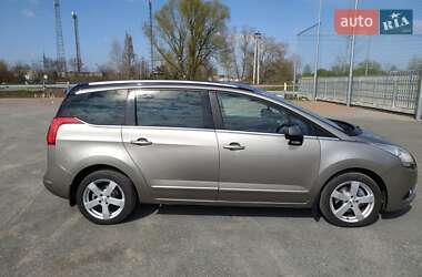 Микровэн Peugeot 5008 2010 в 