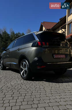 Внедорожник / Кроссовер Peugeot 5008 2017 в 