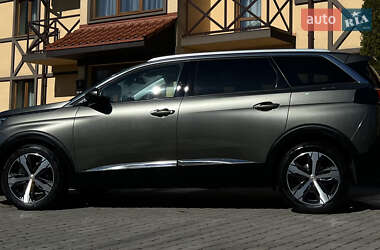 Внедорожник / Кроссовер Peugeot 5008 2017 в 