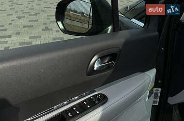 Мікровен Peugeot 5008 2011 в 