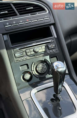Микровэн Peugeot 5008 2011 в 