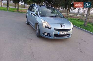 Микровэн Peugeot 5008 2011 в 