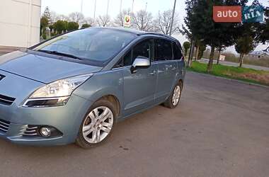 Микровэн Peugeot 5008 2011 в 