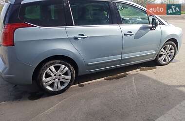 Микровэн Peugeot 5008 2011 в 