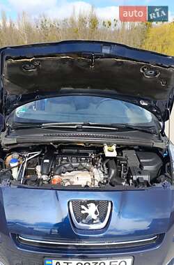 Микровэн Peugeot 5008 2010 в 
