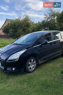 Мікровен Peugeot 5008 2011 в Новояворівську