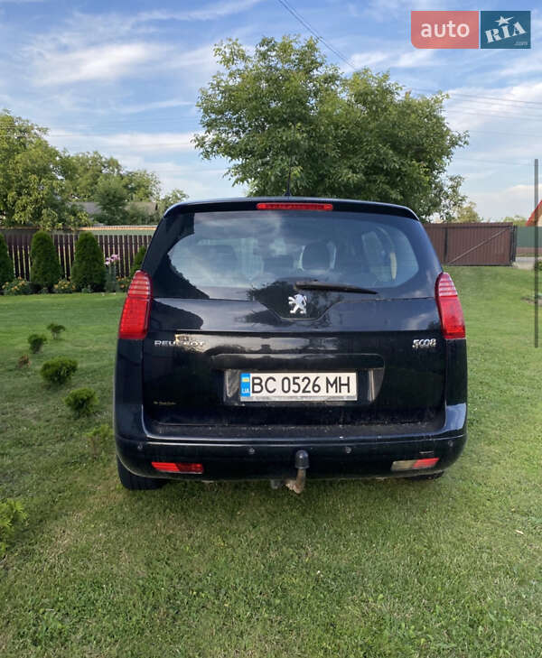 Мікровен Peugeot 5008 2011 в Новояворівську