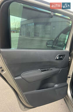 Микровэн Peugeot 5008 2012 в 