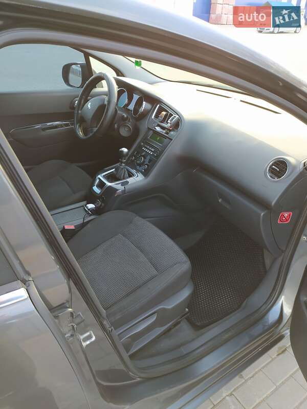 Микровэн Peugeot 5008 2010 в Ковеле