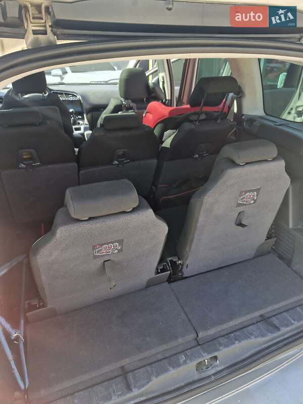 Микровэн Peugeot 5008 2010 в Рогатине