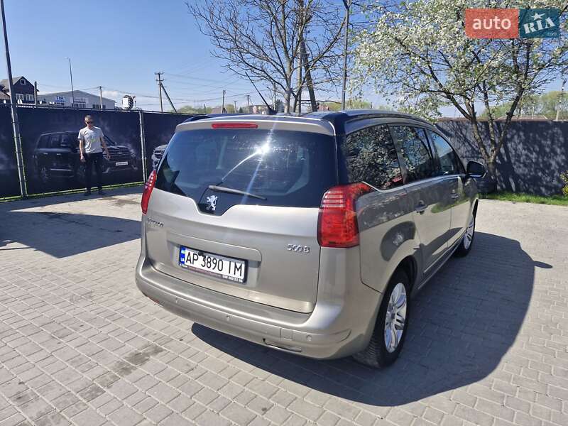 Микровэн Peugeot 5008 2010 в Рогатине