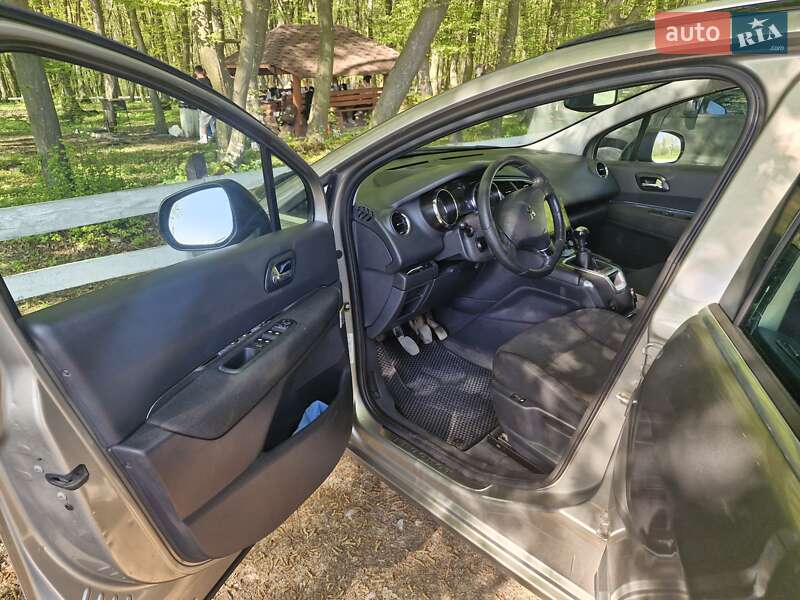 Микровэн Peugeot 5008 2010 в Рогатине