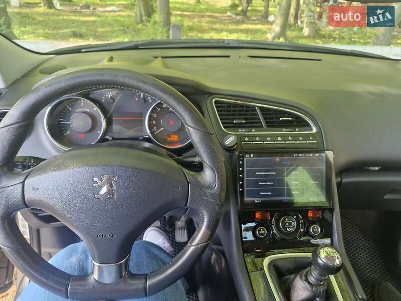 Микровэн Peugeot 5008 2010 в Рогатине