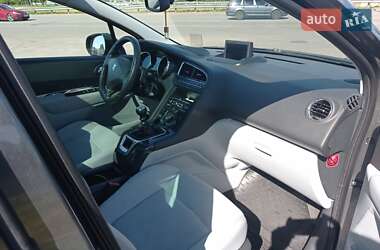 Микровэн Peugeot 5008 2010 в 
