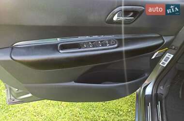 Мікровен Peugeot 5008 2011 в 