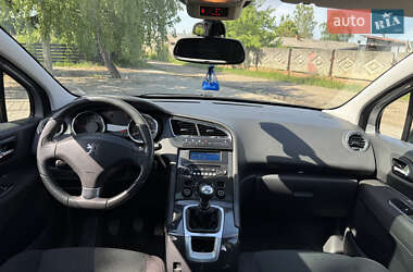Микровэн Peugeot 5008 2012 в 