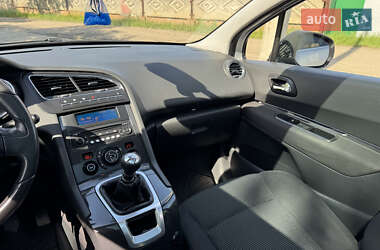 Микровэн Peugeot 5008 2012 в 
