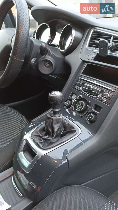 Мікровен Peugeot 5008 2010 в Золочеві