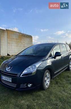 Микровэн Peugeot 5008 2013 в 