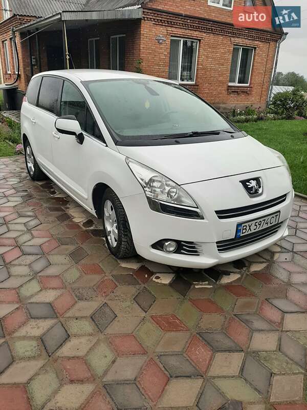 Peugeot 5008 2012