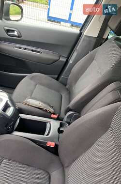 Микровэн Peugeot 5008 2011 в 