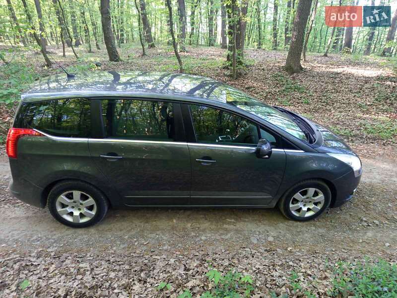 Мікровен Peugeot 5008 2010 в Чернівцях