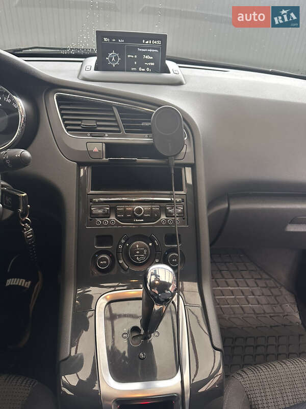 Микровэн Peugeot 5008 2013 в Ивано-Франковске