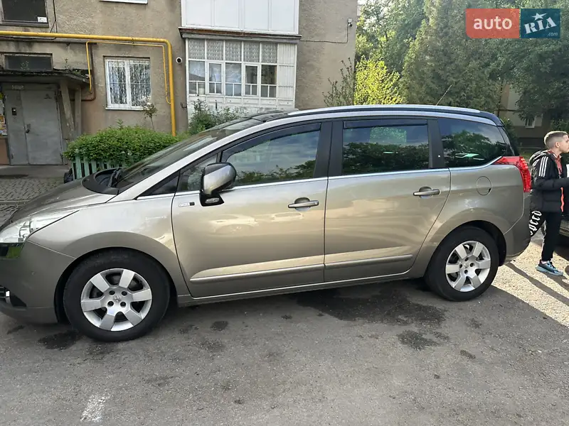 Peugeot 5008